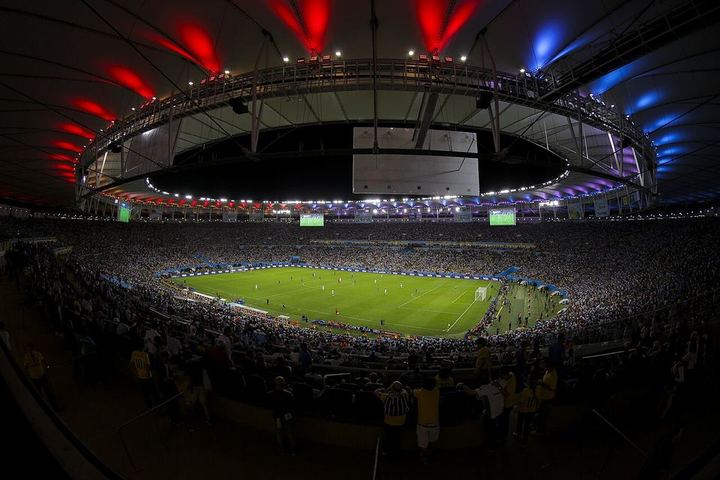 美国队2-0胜波黑晋级，巴洛贡破门后染红（封面配图）